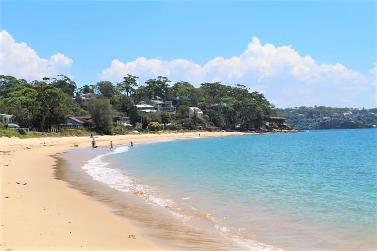 A sunny day at Horderns Beach in Bundeena, Australia.