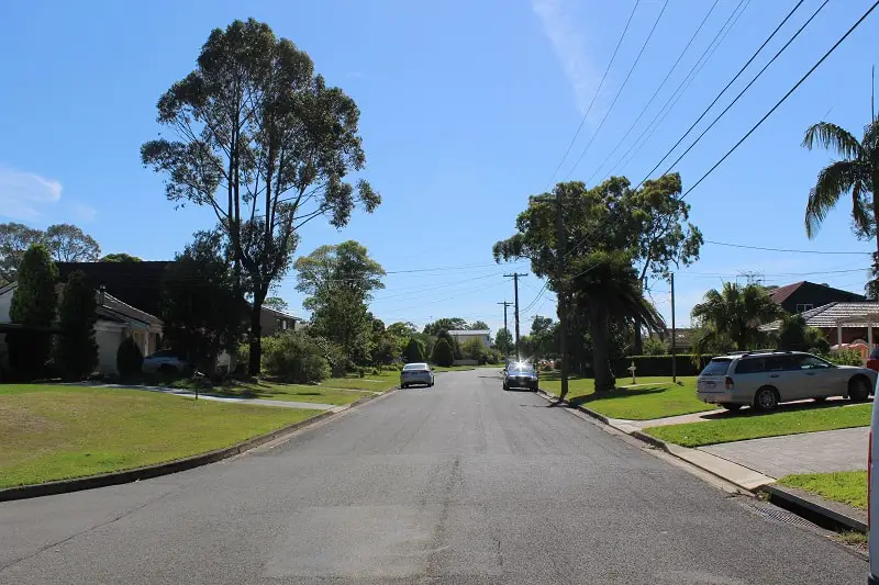 Lesser-known differences between Australia and UK out in the Australian suburbs.