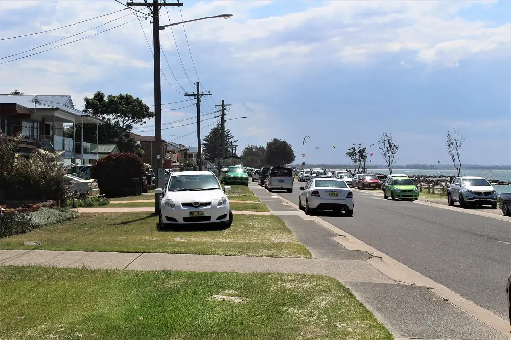 Houses opposite the beach in Kurnell.