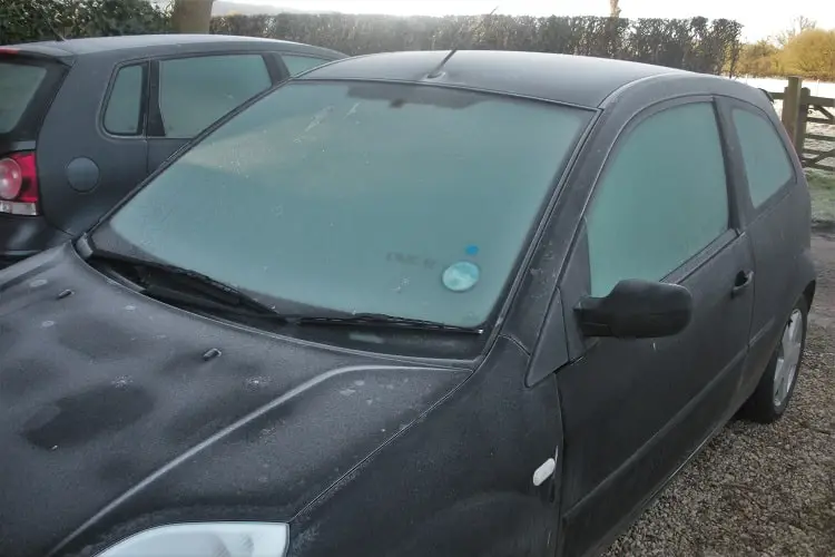 Frozen car in the UK - the owner is about to move to Australia.