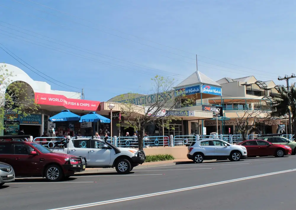 Shops and restaurants on Owen Street in Huskisson.