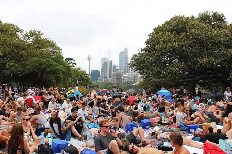 Busy crowds at Mrs Macquarie's Chair at New Year.