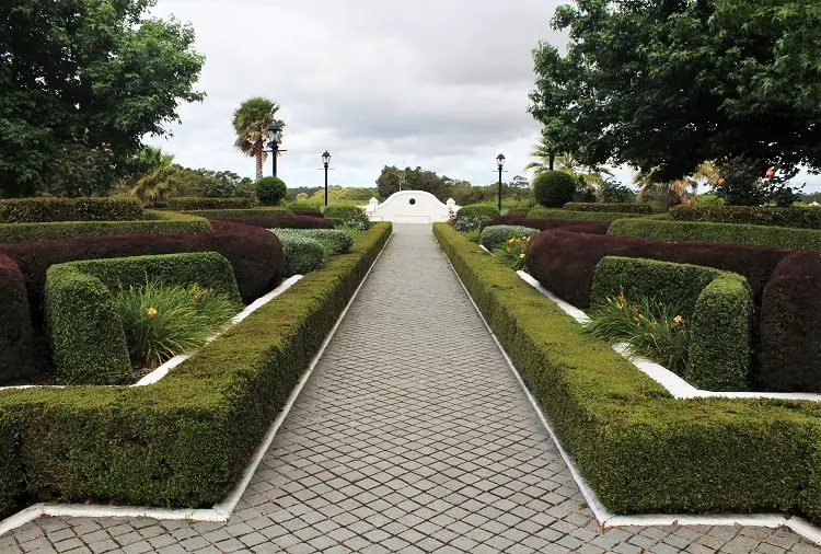 Beautiful hedges in the gardens at Voyager Estate Winery, WA.