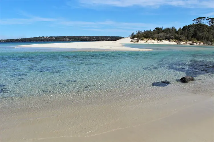 Discover 25 of the most beautiful beaches in NSW to add to your Australia bucketlist. Spanning almost 2,000km from Byron Bay down to Eden, the New South Wales coastline is packed with hidden coves and big city beaches. Plan your Australia travel with this guide to the best beaches in NSW, Australia, including Sydney, Newcastle, Jervis Bay and Coffs Harbour.