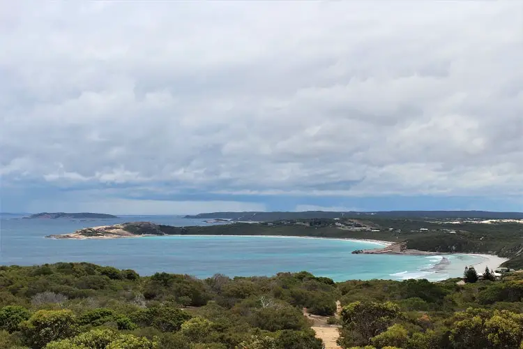 The best things to do in Esperance, Western Australia, a coastal town known for its stunning white beaches such as Lucky Bay, home to wild kangaroos. Find out where to go walking and camping in beautiful Cape Le Grand National Park and how to see a pink lake!