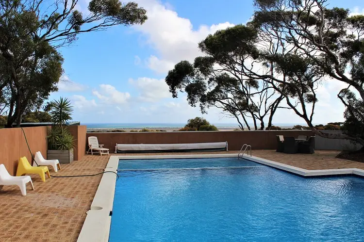 Swimming pool at Eucla Roadhouse, accommodation on the Nullarbor.