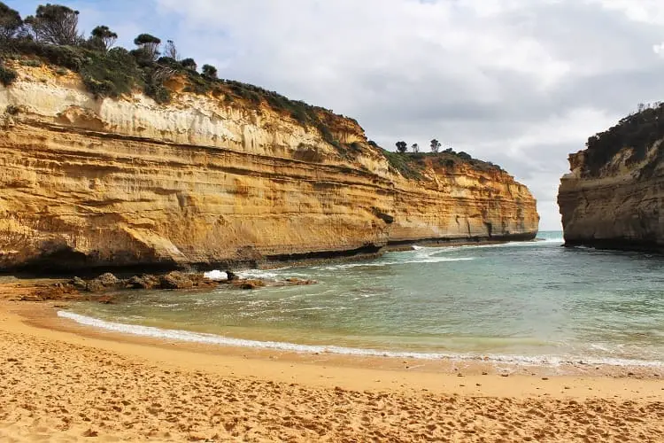 Loch Ard Gorge beach and ocean.