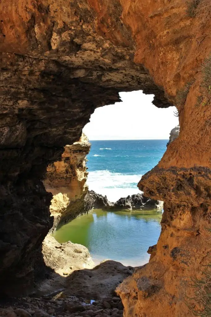 The Grotto lookout on the Great Ocean Road.