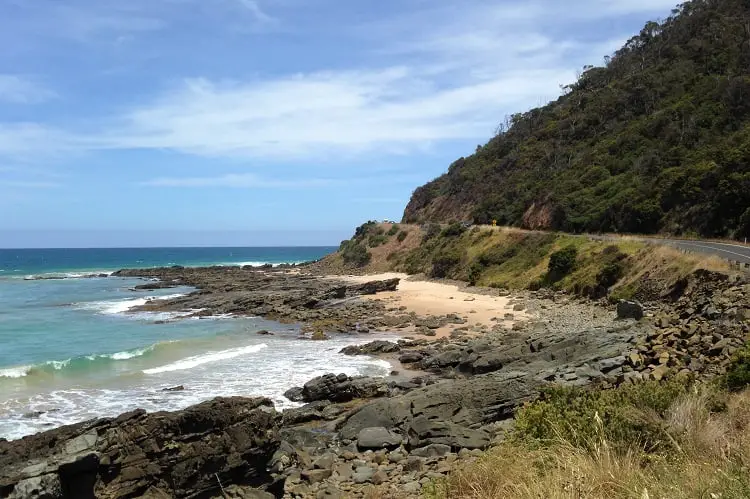 The Great Ocean Road drive: coastal scenery on a sunny day.