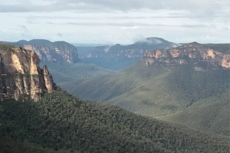 Short Blue Mountains walks: Govetts Leap Blackheath.