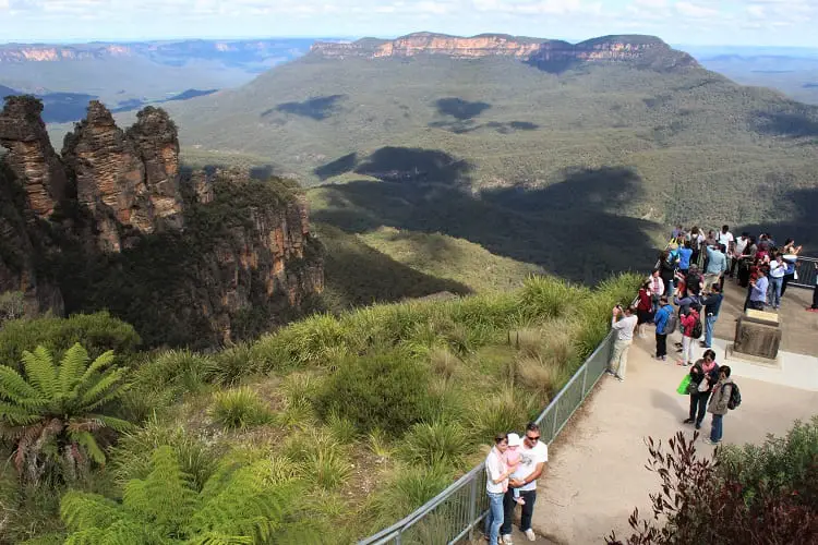 Three Sisters at Echo Point Lookout, Blue Mountains NSW.