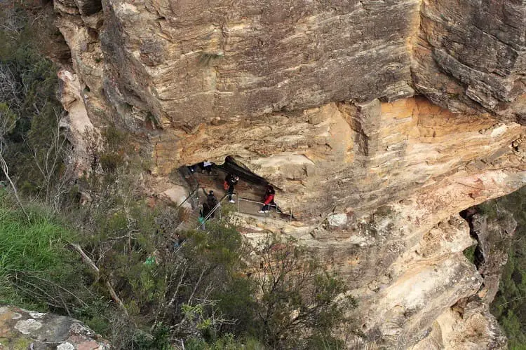 Three Sisters Walk Katoomba. Short Blue Mountains walk from Echo Point.