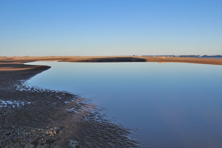 Beautiful entrance to Lake Durras at Durras North Beach in Murramarang National Park.