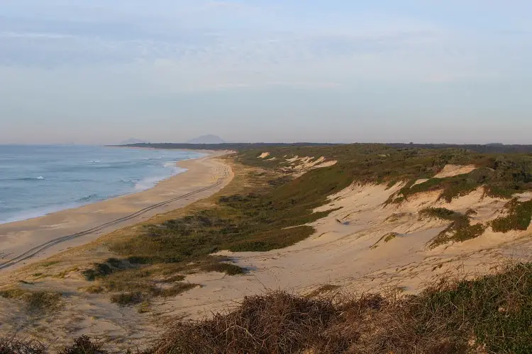 Stunning Mungo Beach and sand dunes in New South Wales.