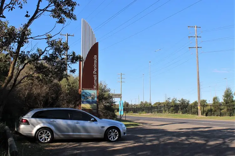 Parking at Quibray Bay viewing platform on Captain Cook Drive.