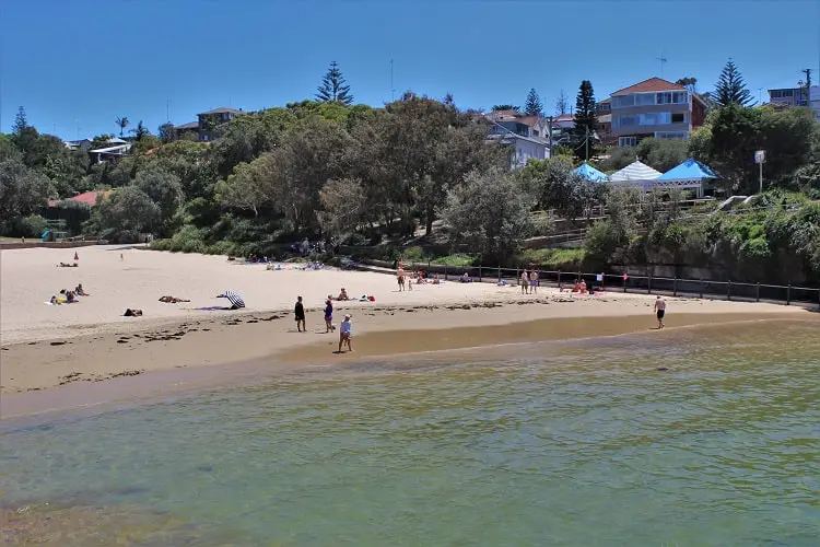 Pretty Clovelly Beach on a sunny day in Sydney.