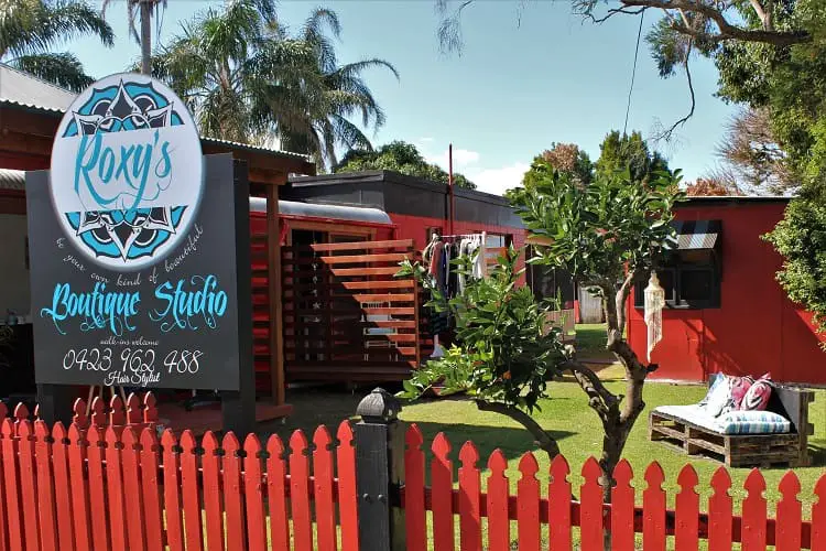 Roxy's Boutique Studio outdoor hair salon in Gladstone NSW!