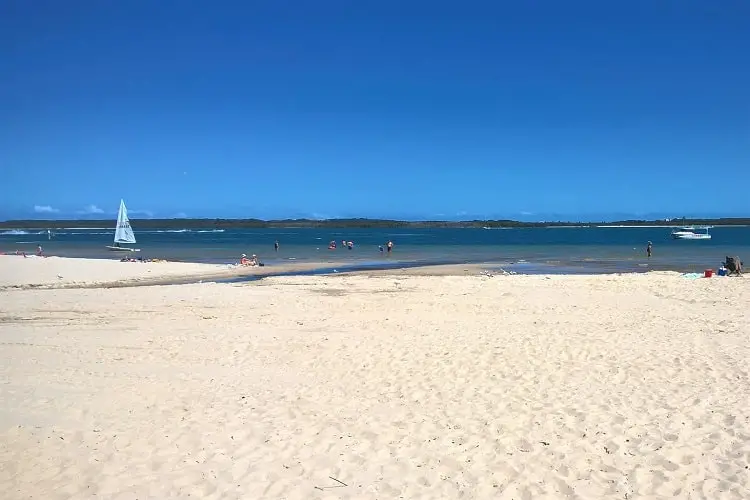 Beautiful white sand at Sandringham Beach, Botany Bay, Sydney.