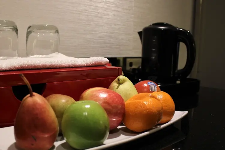 Fruit and a kettle in a hotel quarantine room with no cooking facilities.