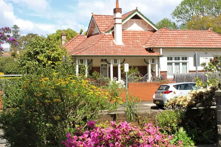 A white Federation home in Australia.